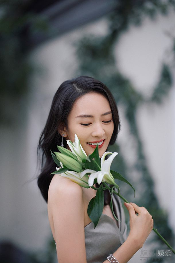 美女身體被寄生蟲寄生漫畫(找一部是動(dòng)漫女孩被綁住一只大蟲子爬進(jìn)了那里) 美女身體被寄生蟲寄生漫畫(找一部是動(dòng)漫女孩被綁住一只大蟲子爬進(jìn)了那里)